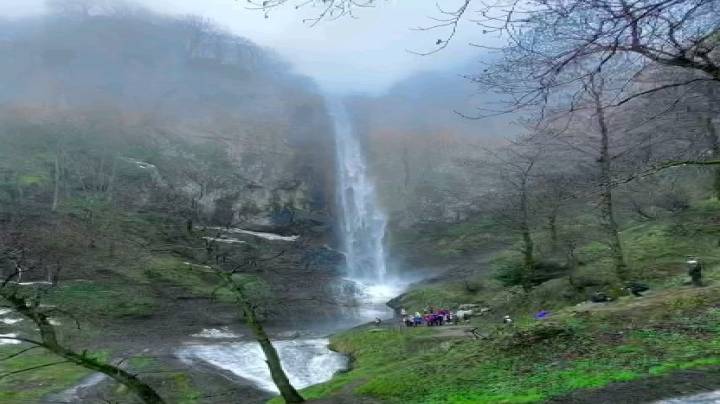 مرتفع ترین آبشار ایران آبشار زیبای لاتون در استان گیلان